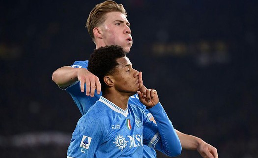 Sao MU cùng đội bóng Serie A giành chiến thắng quan trọng, khiến cuộc đua vô địch căng như dây đàn