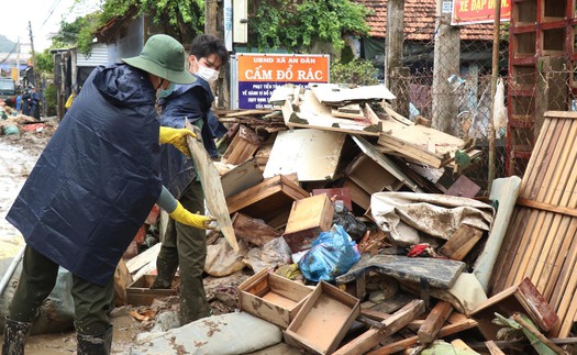 Bão số 15: Tâm bão giật cấp 11, hầu như ít dịch chuyển