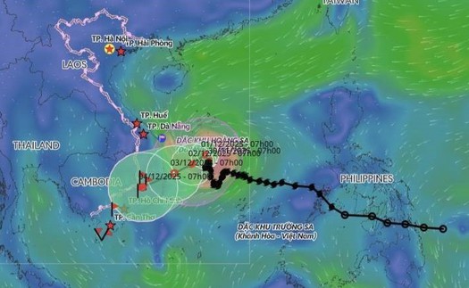 Bão số 15 lại đổi hướng di chuyển, dự báo suy yếu dần