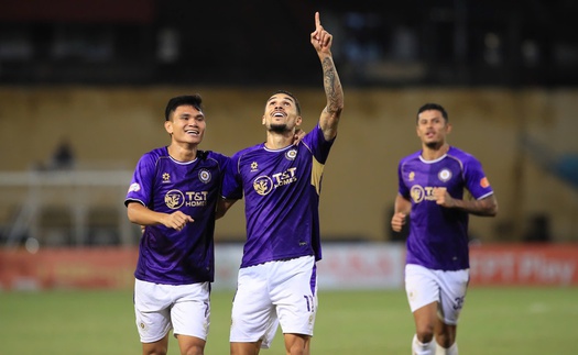 HLV Harry Kewell và Hà Nội FC hâm 'nóng' cuộc đua vô địch V-League