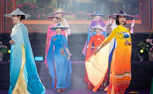 BST gây ấn tượng tại Lễ hội Áo dài Du lịch 2025 mang hương sắc Việt Nam