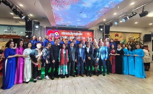 “Thu yêu thương” – Hành trình lan tỏa nhân ái của cộng đồng Việt tại Séc