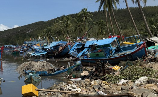 Bão số 13 và hoàn lưu bão làm 179 tàu bị sóng đánh chìm, hư hỏng