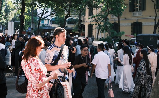 Du lịch Hà Nội tăng trưởng mạnh về lượng khách quốc tế và doanh thu