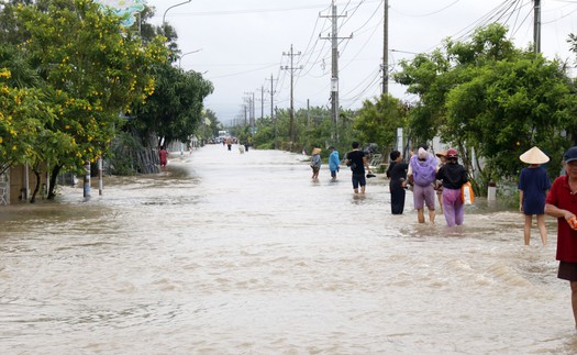 Cảnh báo mưa cường độ lớn trên 100mm/3h ở thành phố Huế và duyên hải Nam Trung Bộ