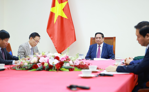 Thủ tướng Phạm Minh Chính điện đàm với Thủ tướng Malaysia