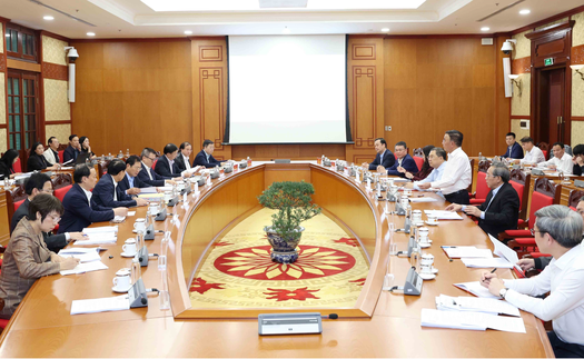 Thường trực Ban Bí thư chủ trì họp Thường trực Tiểu ban Tổ chức phục vụ Đại hội XIV của Đảng