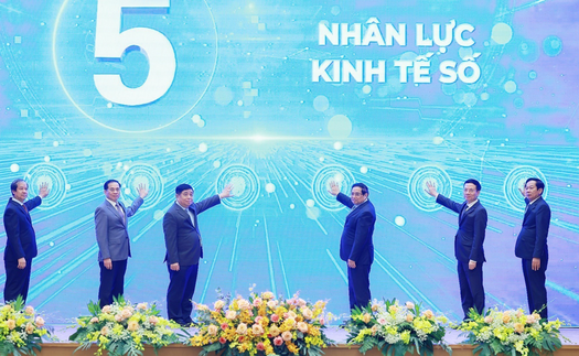 Thủ tướng Phạm Minh Chính: Phát triển kinh tế số, xã hội số, công dân số với "5 tiên phong, 5 có và 5 không"