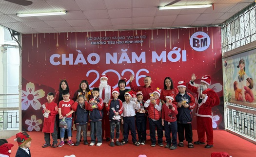 Giáng sinh diệu kỳ ở trường TH Bình Minh: Nơi yêu thương chắp cánh cho những nụ cười tỏa sáng