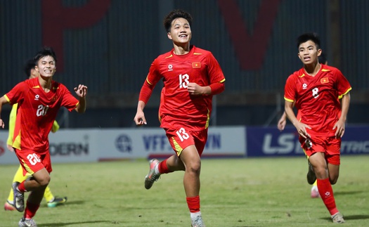 CĐV ủng hộ VFF đầu tư đặc biệt cho lứa U17