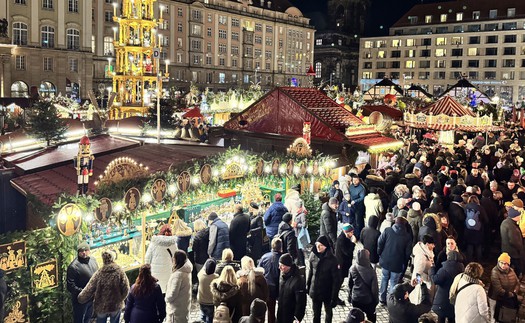 Chợ Giáng sinh Striezelmarkt ở Dresden: Bản hòa ca của thời gian và truyền thống