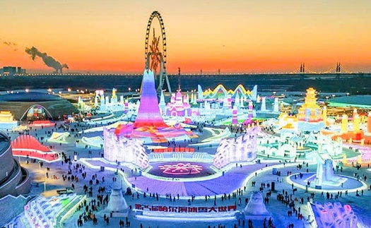 Băng đăng Cáp Nhĩ Tân, khoảnh khắc thành phố chuyển động trong đêm lạnh