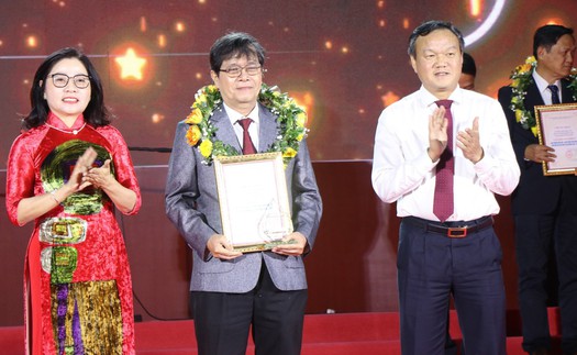 Trao Giải thưởng Văn học - Nghệ thuật Chư Yang Sin giai đoạn 2020-2025