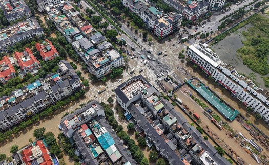 Thích ứng thiên tai "vượt quy luật" - Bài 3: Ngập úng đô thị: Hạ tầng "đuối sức"