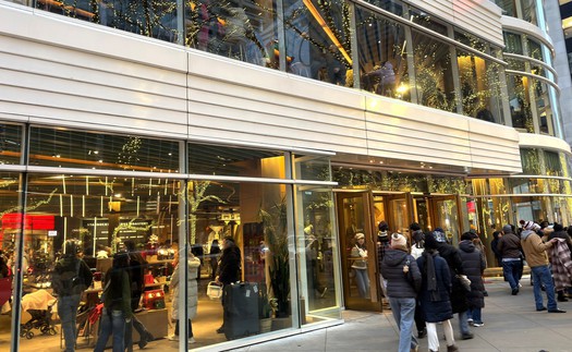 Quán Starbucks lớn nhất thế giới đông khách trong dịp Lễ Tạ ơn