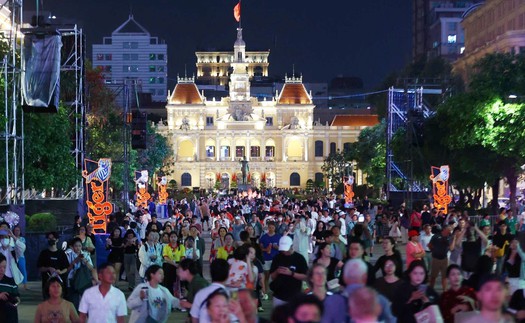 Không khí đón Năm mới 2026 tại TP HCM