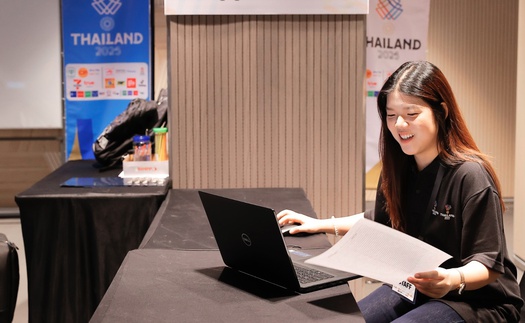 Thư Bangkok: Mỉm cười là giải pháp 