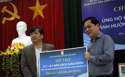 Tặng hơn 271.000 sách giáo khoa cho các trường bị thiệt hại do bão lũ tại Gia Lai