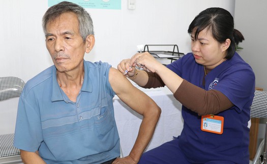 Chức năng thận suy giảm, phổi tổn thương nặng khi mắc cúm A