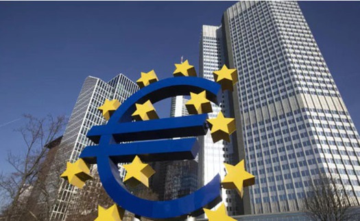 Giải cứu tác phẩm điêu khắc biểu tượng đồng euro khổng lồ trước nguy cơ không có tiền bảo dưỡng