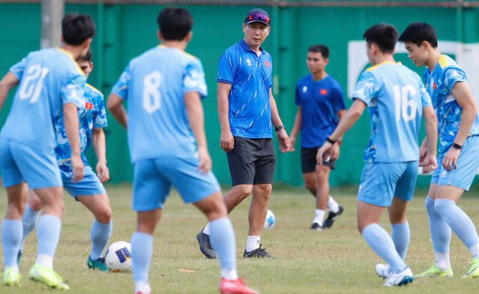 Tin nóng bóng đá Việt Nam hôm nay 10/12: U22 Việt Nam lên kế hoạch đánh bại U22 Malaysia; Tuyển nữ Việt Nam mất 5 tiếng đi tập tại SEA Games 33