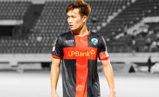 Hoàng Đức chấn thương nhẹ, HLV Kim Sang Sik thở phào