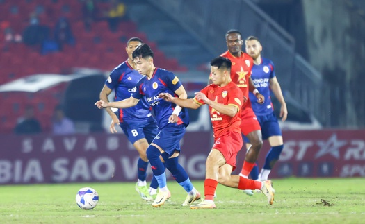 CĐV kêu gọi V-League cần có tiêu chuẩn về sân thi đấu