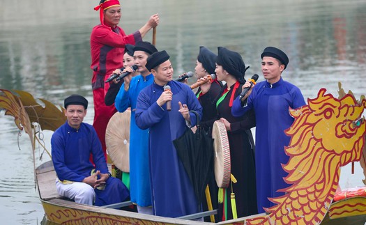 Báo Bỉ ca ngợi Lễ hội Lim với sắc màu và văn hóa dân gian đặc sắc
