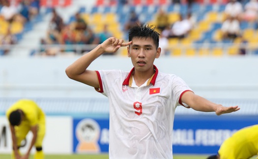 'Vua phá lưới' của U23 Việt Nam chọc thủng lưới thủ môn hay nhất AFF Cup, giúp đội nhà thắng kịch tính ở V-League