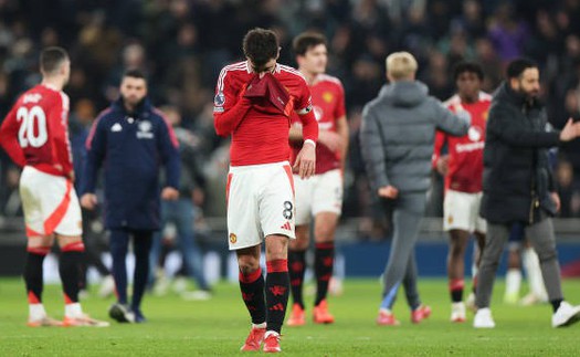 Huyền thoại MU lo đội bóng cũ chỉ thắng thêm 1 trận và sẽ xuống hạng