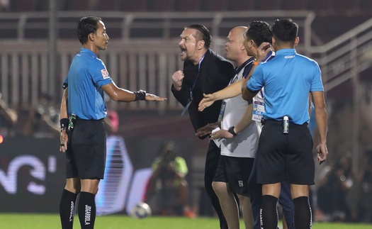 Bóng đá Việt Nam: 'Ném chuột sợ vỡ bình?'
