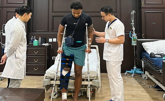 Xuân Son, Tấn Tài báo tin cực vui cho HLV Kim Sang-sik