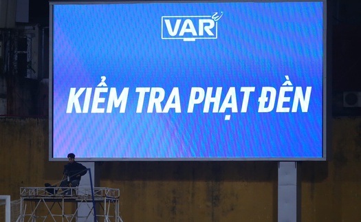 VAR ‘tất tả’ chạy show ở V-League, cuộc đua vô địch nghẹt thở