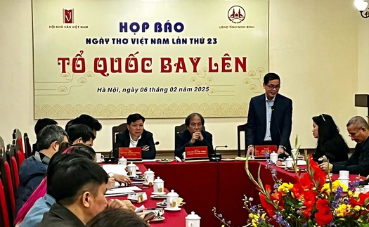 Ngày thơ Việt Nam lần thứ 23: "Tổ quốc bay lên" từ những câu thơ