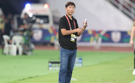 Tầm nhìn xa của HLV Kim Sang Sik