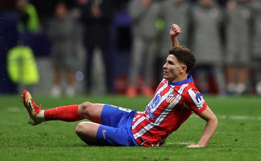 Quả 11m gây tranh cãi của Julian Alvarez có thể khiến UEFA xem xét thay đổi luật bóng đá