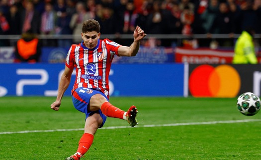 Huyền thoại Van Basten và Guardiola lên tiếng về cú đá 11m gây tranh cãi của Alvarez, trong đó có một ý kiến gây sốc