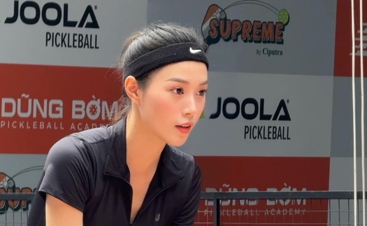 Hoa khôi bóng chuyền lọt Top 10 Hoa hậu hoàn vũ Việt Nam thử sức với pickleball, sắc vóc đầy sức hút