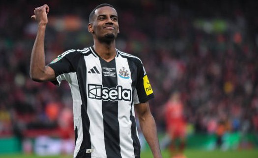 Alexander Isak xứng đáng với giá 150 triệu bảng, khiến Liverpool và Arsenal phải tranh giành 