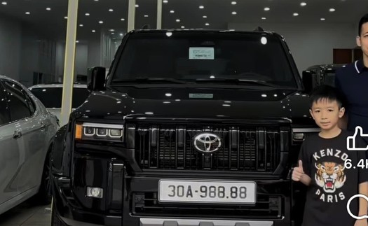 Văn Quyết tậu siêu xe sau bản hợp đồng khủng với CLB Hà Nội, đến biển số cũng khiến dân mạng phải suýt xoa