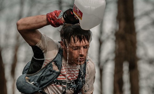 Độc lạ marathon: Xuất hiện giải ultra trail khắc nghiệt nhất hành tinh, không runner nào cán đích