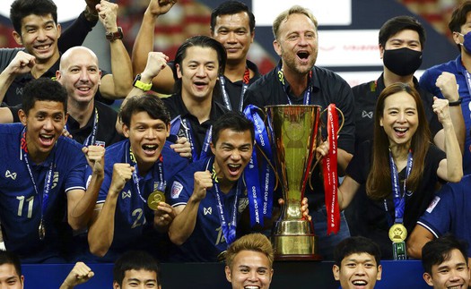 Báo Thái Lan tung tin HLV vô địch AFF Cup 2 lần có thể rời V-League