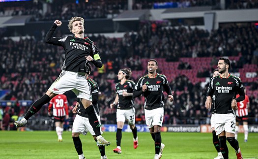 Đại thắng cực khó tin trên đất Hà Lan, Arsenal đặt một chân vào tứ kết Champions League