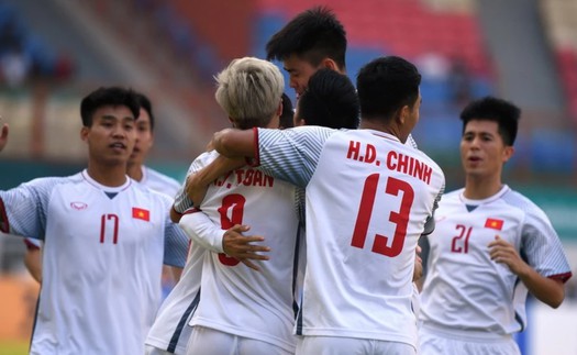 U23 Việt Nam đứng đầu bảng xếp hạng giải châu Á sau trận thắng Nhật Bản, được AFC và truyền thông khen ngợi