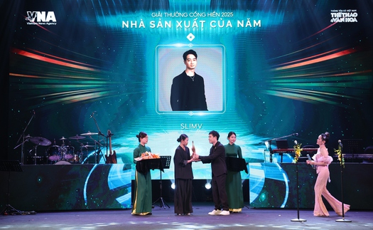 Vợ chồng Đoàn Thuý Trang - Phạm Thanh Hà xúc động khi trở lại Cống hiến 2025