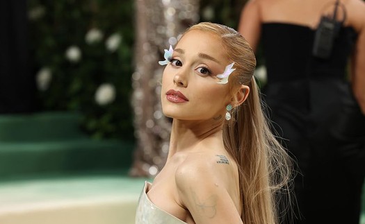 Ariana Grande sắp mở rộng "Eternal Sunshine"