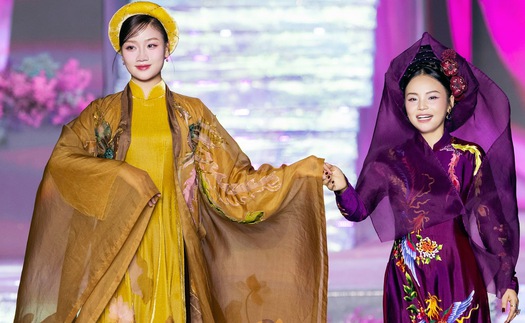 Áo dài “Liên hương vàng sương” của NTK Vũ Lan Anh lấy cảm hứng từ hoa sen