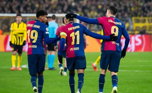 Ở Barcelona, Raphinha là 'quân hậu' trong tay Hansi Flick