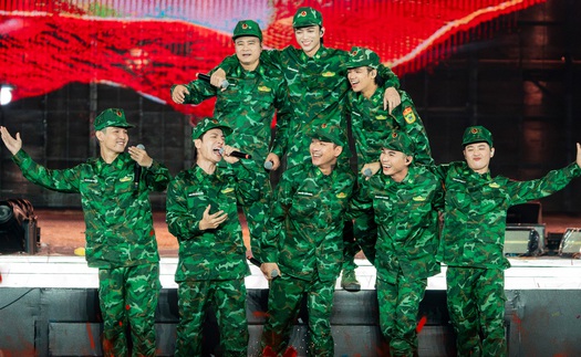 NSND Tự Long, Soobin cùng dàn 'anh trai' biểu diễn mừng ngày thống nhất đất nước