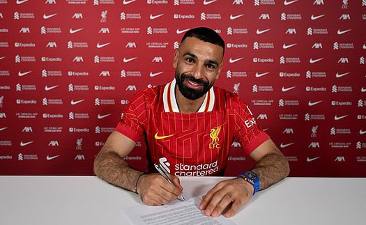 Cận cảnh chiêc đồng hồ 24 tỉ đồng Salah đeo trong ngày ký hợp đồng mới với Liverpool